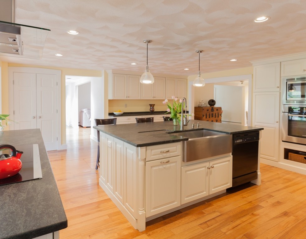 23 Brooks Road Lincoln, MA 01773 - Photo 8 of 21