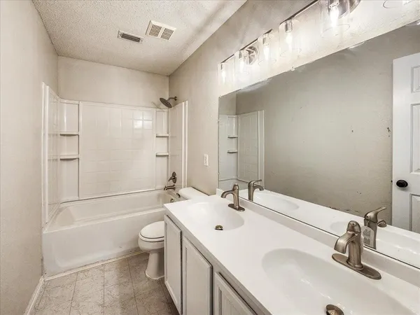 $2,950 | 601 Jagera Way, Arlington, TX 76002