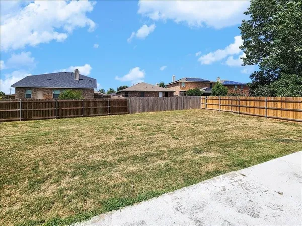 $2,950 | 601 Jagera Way, Arlington, TX 76002