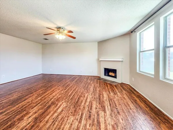 $2,950 | 601 Jagera Way, Arlington, TX 76002