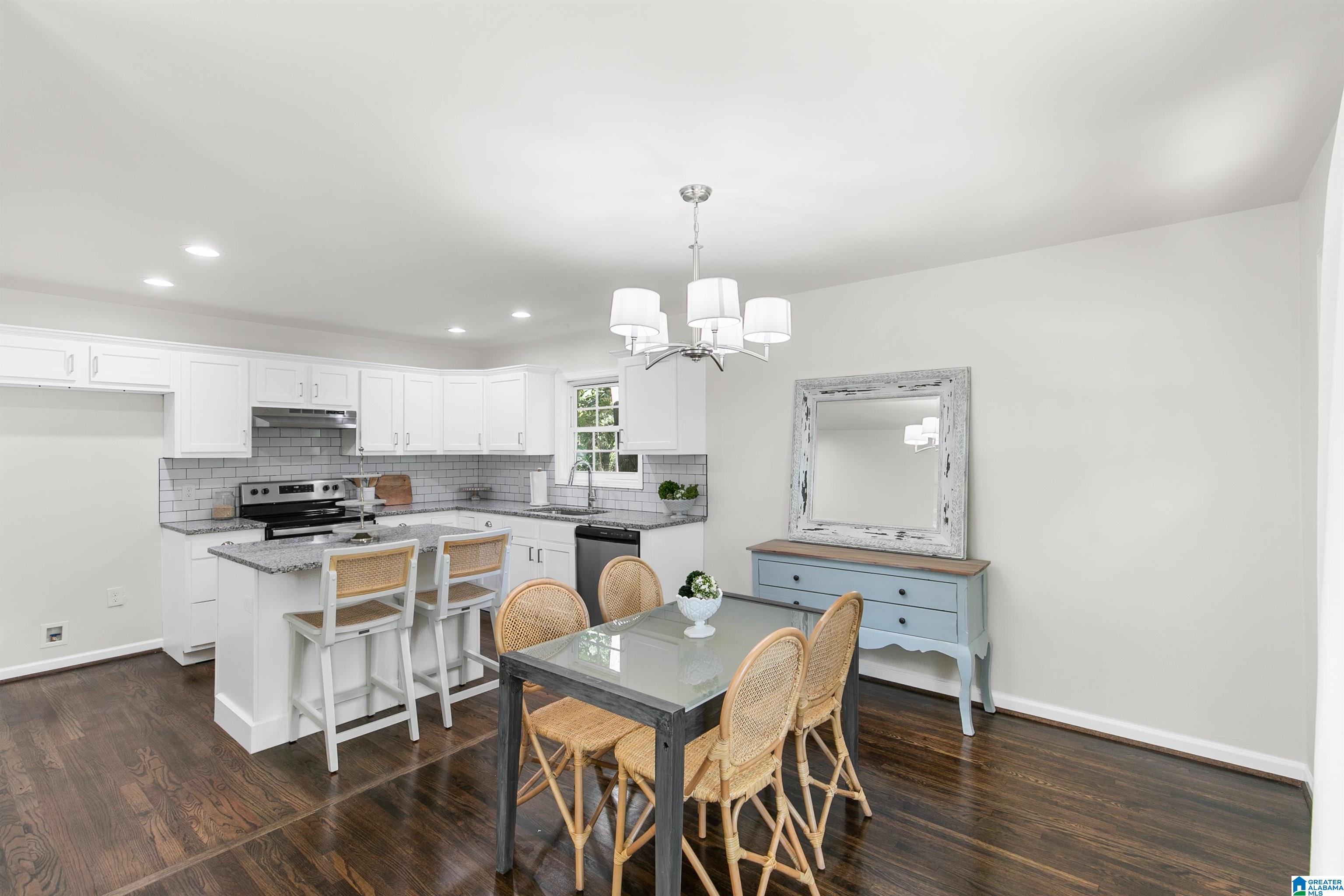 1328 Monticello Street Birmingham, AL 35210 - Photo 4 of 22