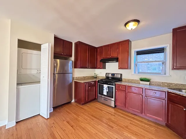 $189,900 | 4342 North Kedvale Avenue, Unit 2A, Chicago, IL 60641