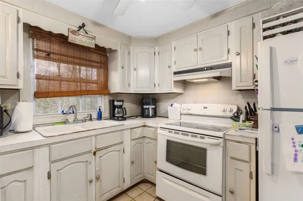 $419,900 | 232 Quaker Lane, Scituate, RI 02857