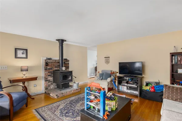 $419,900 | 232 Quaker Lane, Scituate, RI 02857