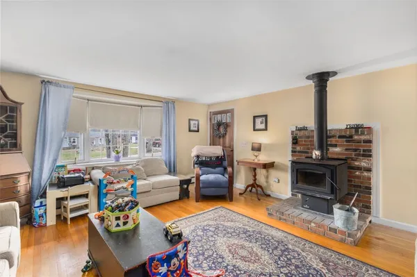 $419,900 | 232 Quaker Lane, Scituate, RI 02857