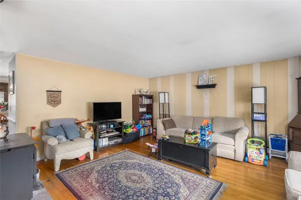 $419,900 | 232 Quaker Lane, Scituate, RI 02857