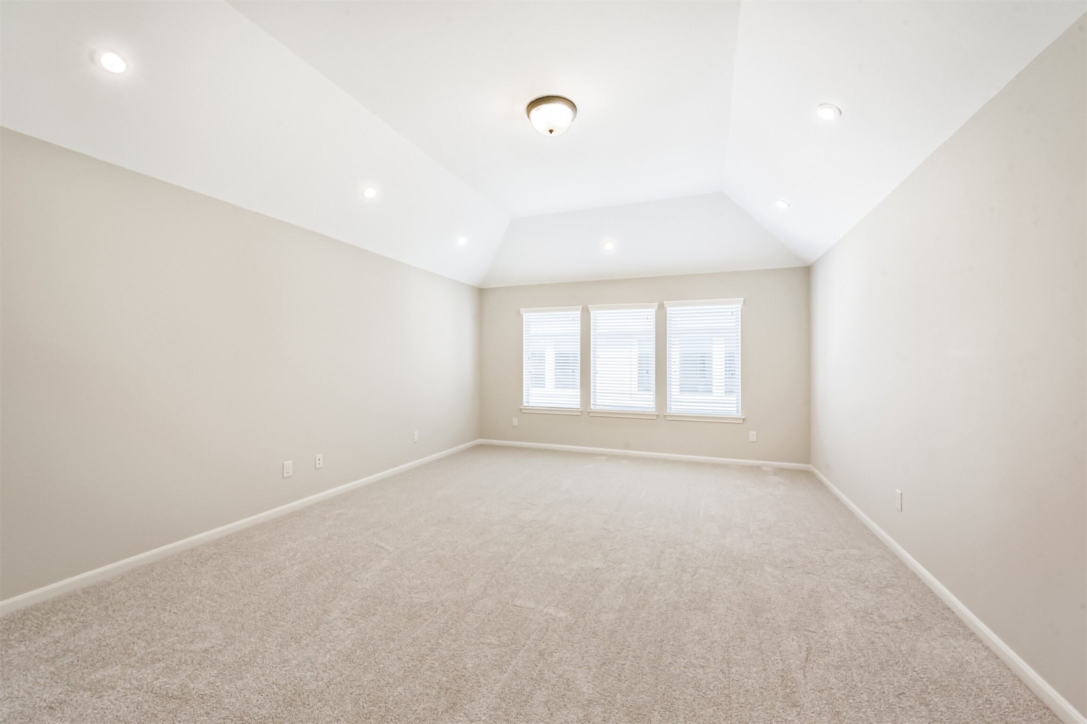 13519 Brant Grove Lane Houston, TX 77044 - Photo 30 of 49 a view of an empty room with a window