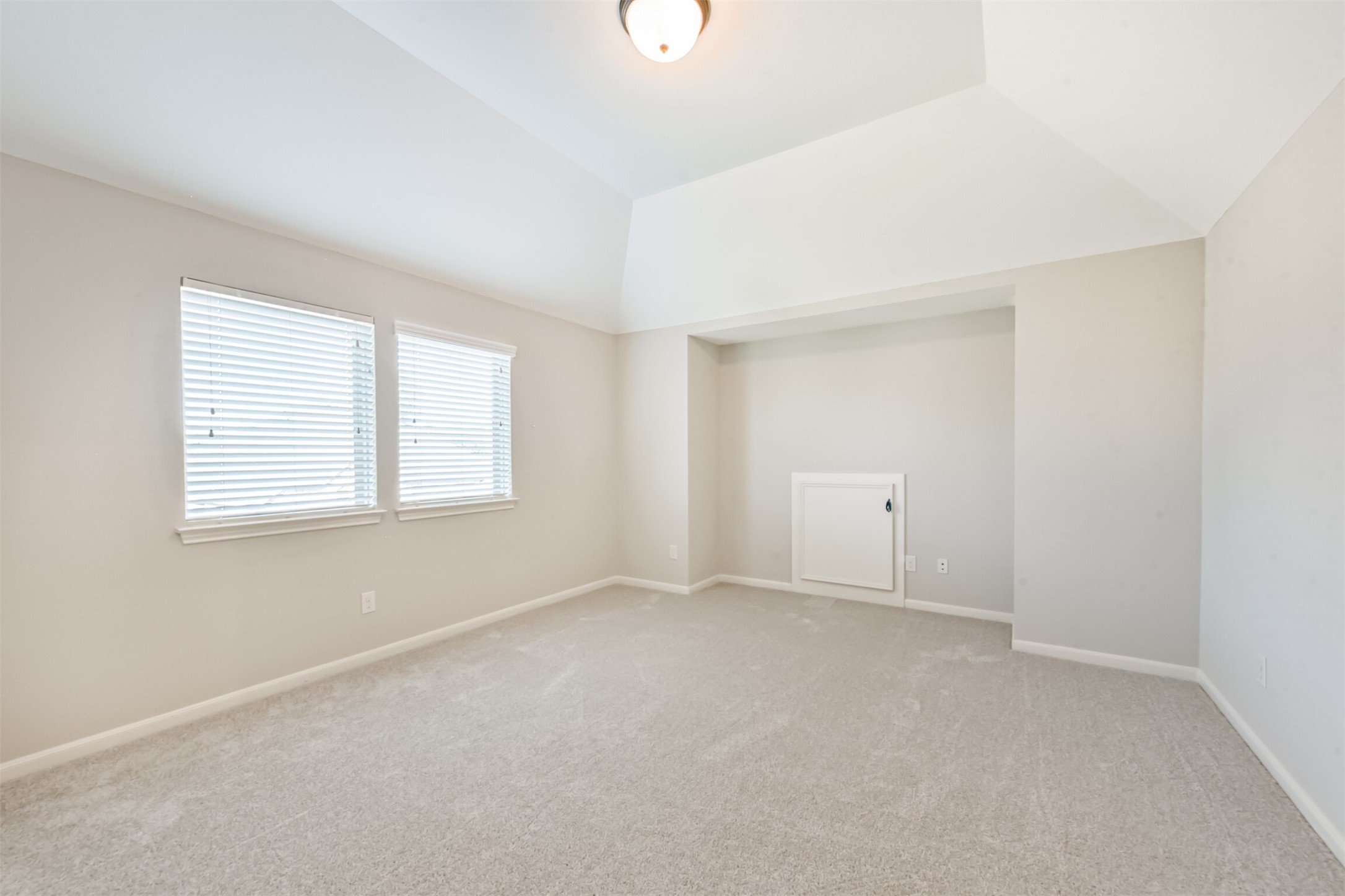 13519 Brant Grove Lane Houston, TX 77044 - Photo 31 of 49 a view of an empty room with a window