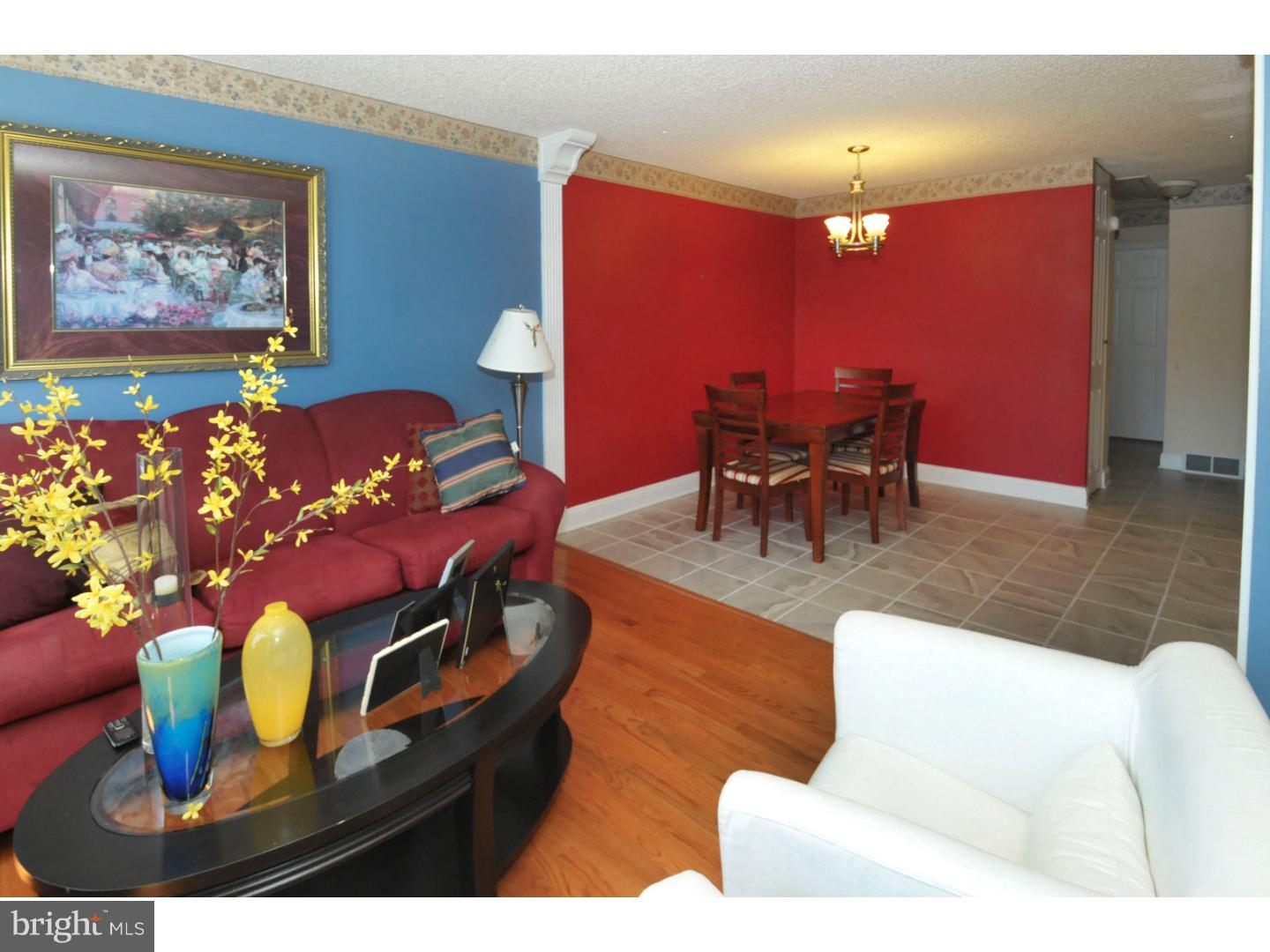 12204 Academy Road Philadelphia, PA 19154 - Photo 2 of 24 Living Room