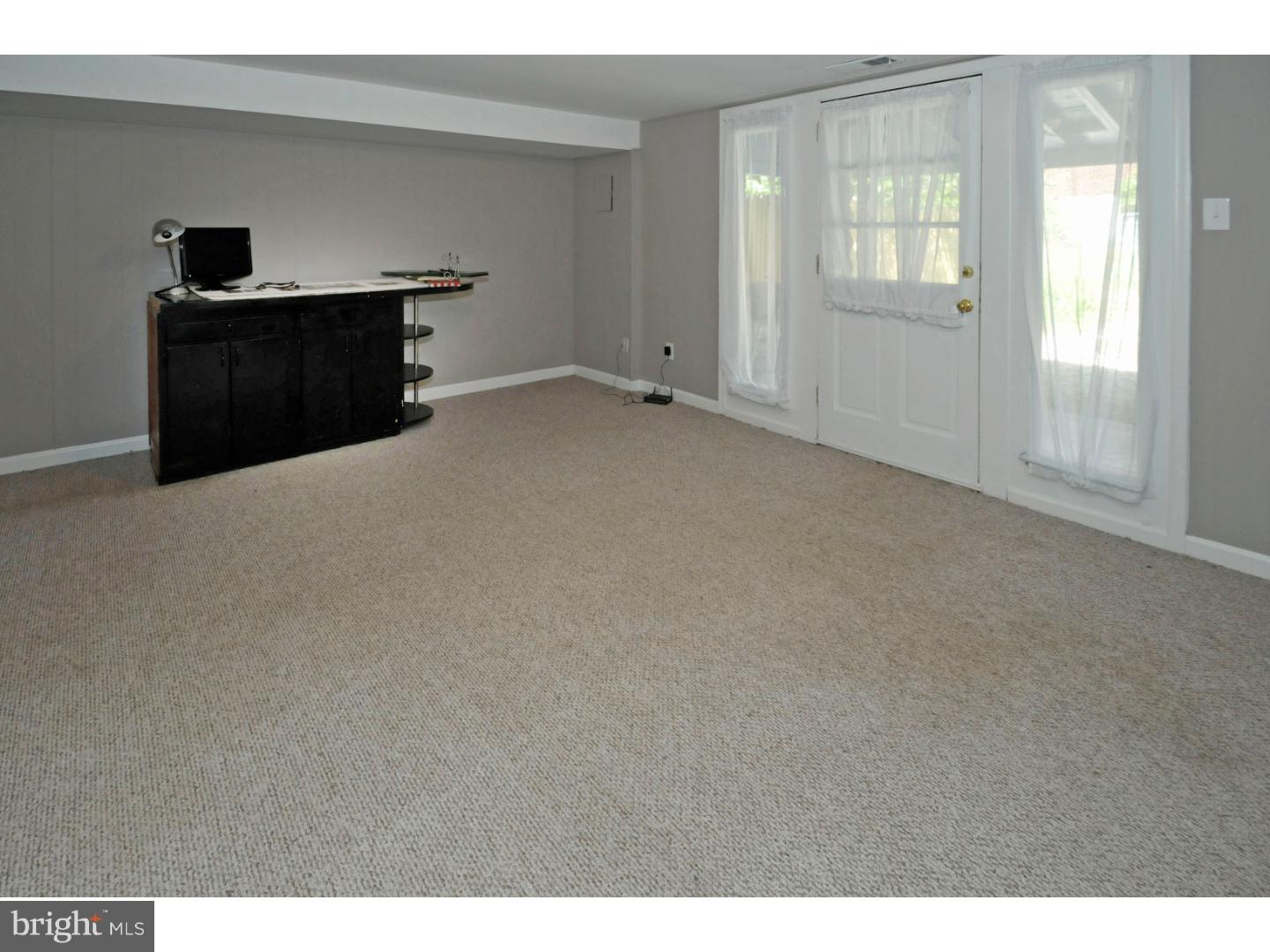 12204 Academy Road Philadelphia, PA 19154 - Photo 8 of 24 Family Room