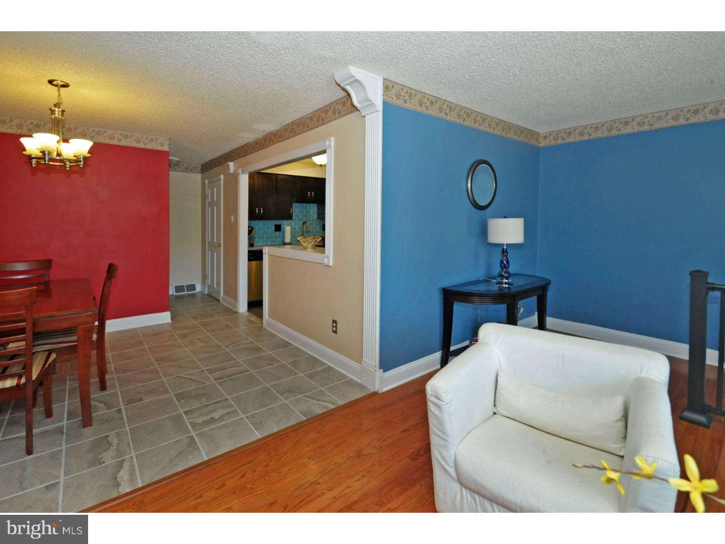 12204 Academy Road Philadelphia, PA 19154 - Photo 9 of 24 Living Room