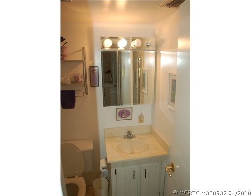 1901 Southwest Palm City Road, Unit 1C Stuart, FL 34994 - Photo 11 of 16 Master Bath/Spa.