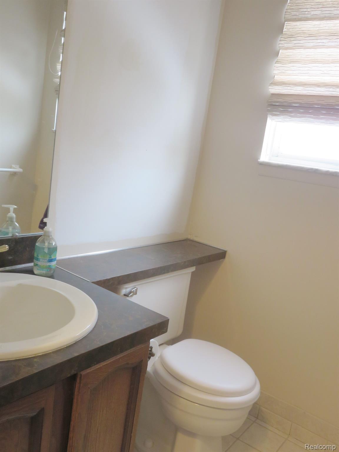 2208 Cumberland Road Rochester, MI 48307 - Photo 13 of 24 Gallery Image 13