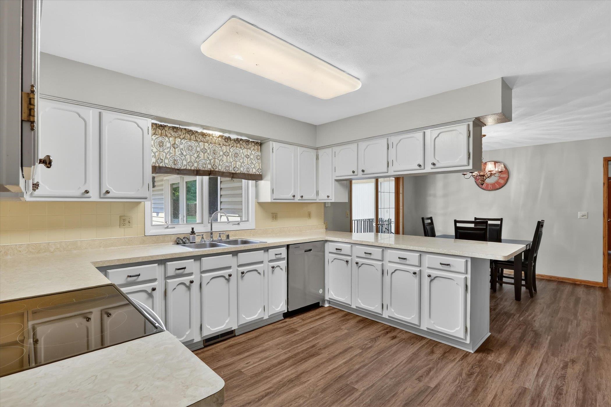 5138 East County Road South Beloit, WI 53511 - Photo 12 of 73
