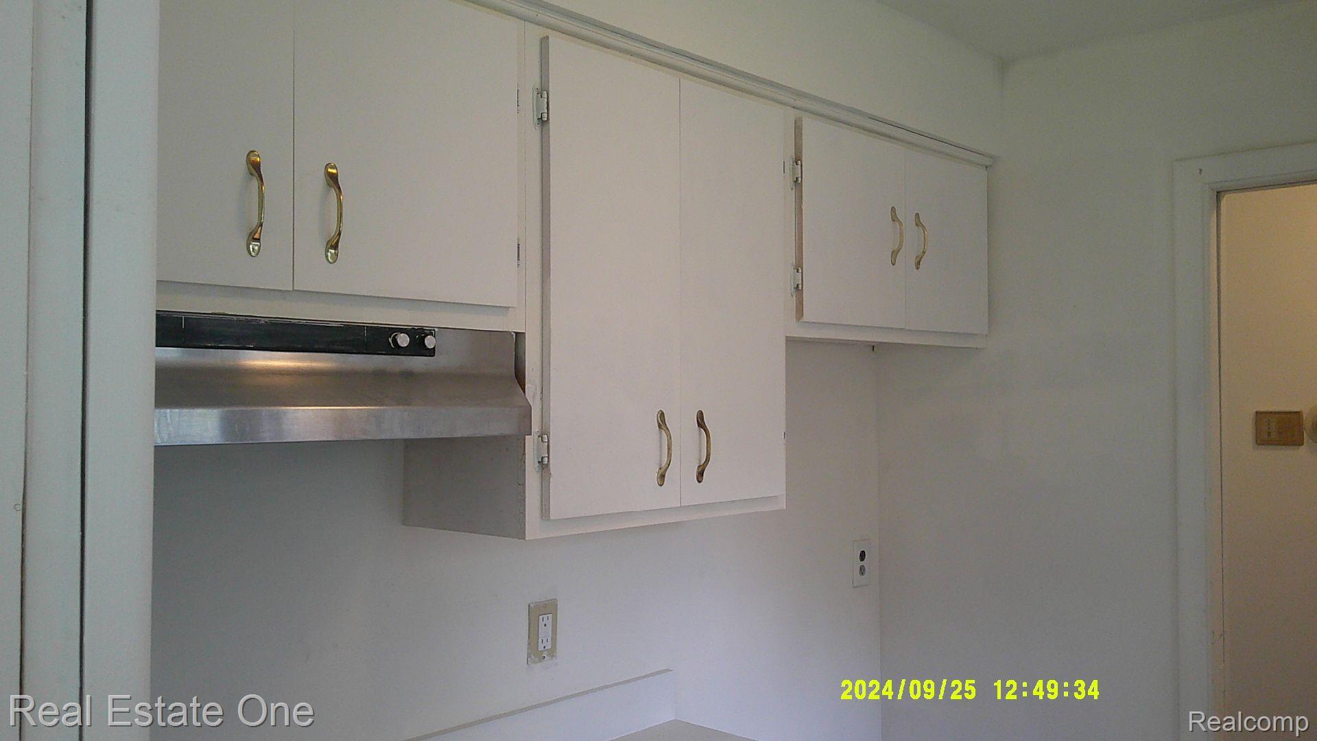 25027 Graham Road Redford, MI 48239 - Photo 15 of 20 Gallery Image 15
