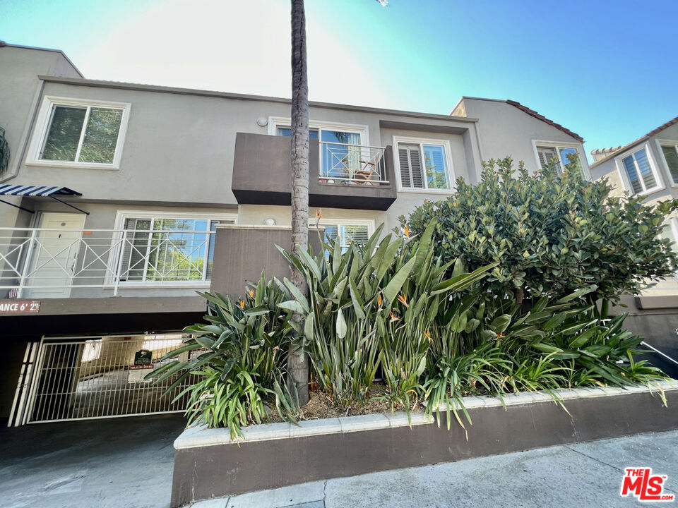 355 North Maple Street, Unit 201 Burbank, CA 91505 - Photo 1 of 42