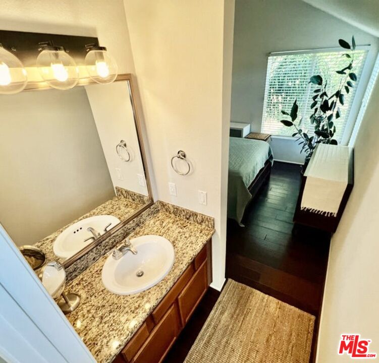 355 North Maple Street, Unit 201 Burbank, CA 91505 - Photo 19 of 42