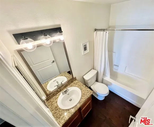 $2,900 | 355 North Maple Street, Unit 201, Burbank, CA 91505