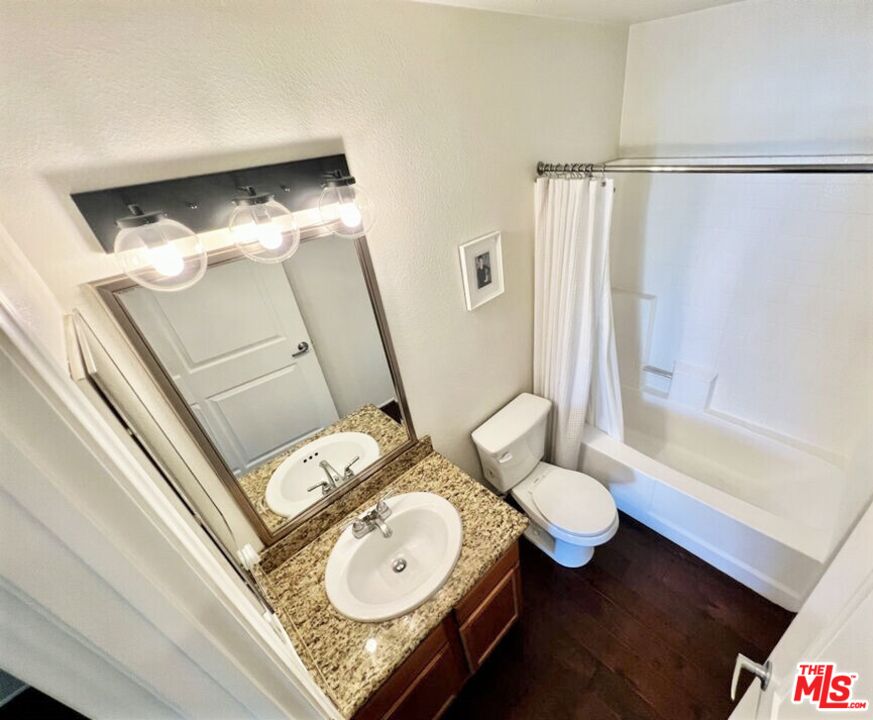 355 North Maple Street, Unit 201 Burbank, CA 91505 - Photo 20 of 42