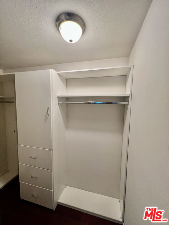 355 North Maple Street, Unit 201 Burbank, CA 91505 - Photo 24 of 42