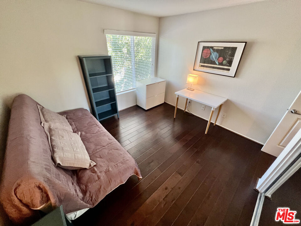 355 North Maple Street, Unit 201 Burbank, CA 91505 - Photo 25 of 42