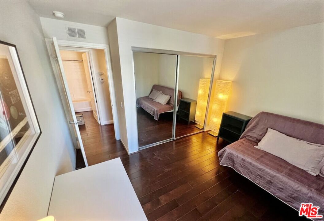 355 North Maple Street, Unit 201 Burbank, CA 91505 - Photo 27 of 42