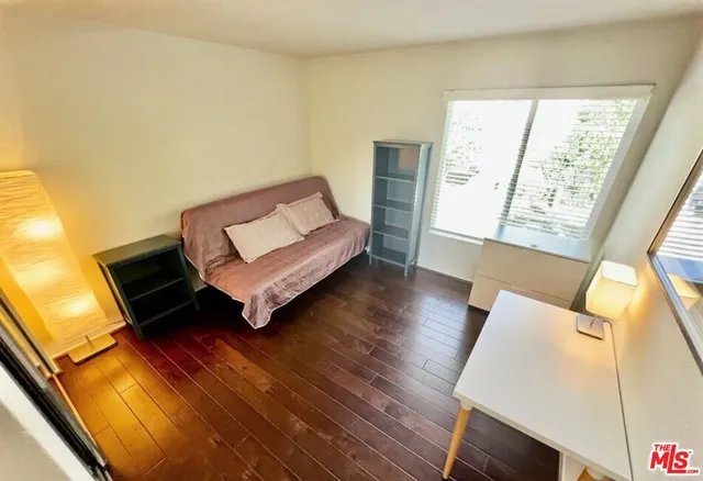 $2,900 | 355 North Maple Street, Unit 201, Burbank, CA 91505