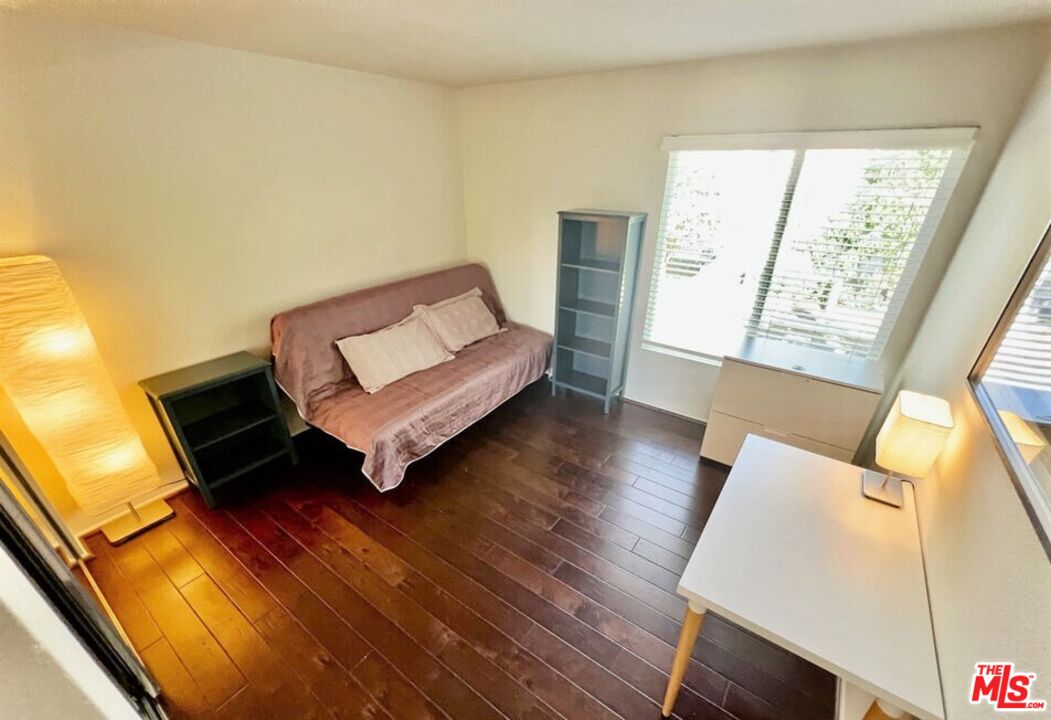 355 North Maple Street, Unit 201 Burbank, CA 91505 - Photo 28 of 42