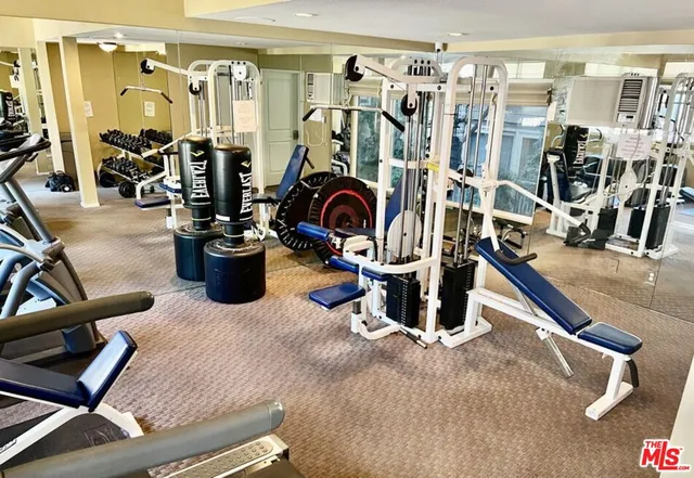 $2,900 | 355 North Maple Street, Unit 201, Burbank, CA 91505