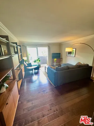 $2,900 | 355 North Maple Street, Unit 201, Burbank, CA 91505