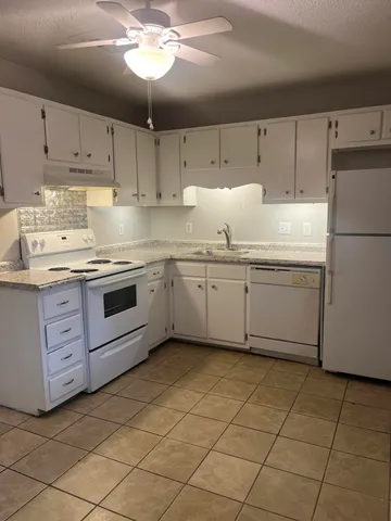 $1,400 | 111 Timber Lane, Unit B, Summerville, SC 29485