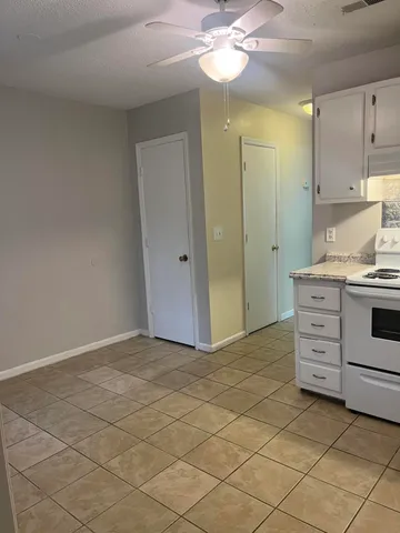 $1,400 | 111 Timber Lane, Unit B, Summerville, SC 29485