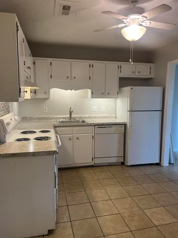 $1,400 | 111 Timber Lane, Unit B, Summerville, SC 29485