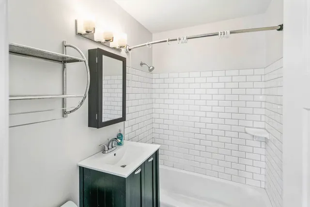 $1,600 | 11212 1st Street, Unit 1, Mokena, IL 60448