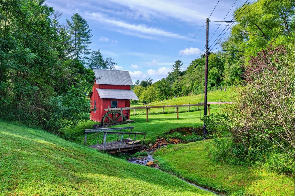 765 Waterwheel Road Galax, VA 24333 - Photo 131 of 148 Gallery Image 131