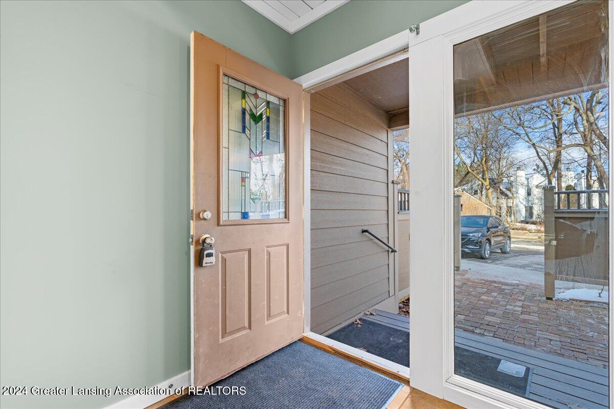 2057 Hamilton Road, Unit 9 Okemos, MI 48864 - Photo 3 of 37 08-Media Jett - 06