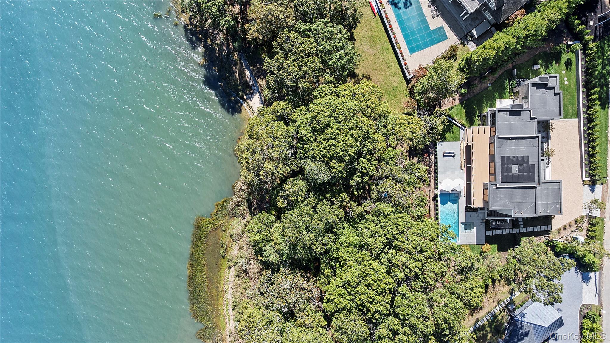 35 Springwood Way East Hampton, NY 11937 - Photo 37 of 38 a view of a back yard