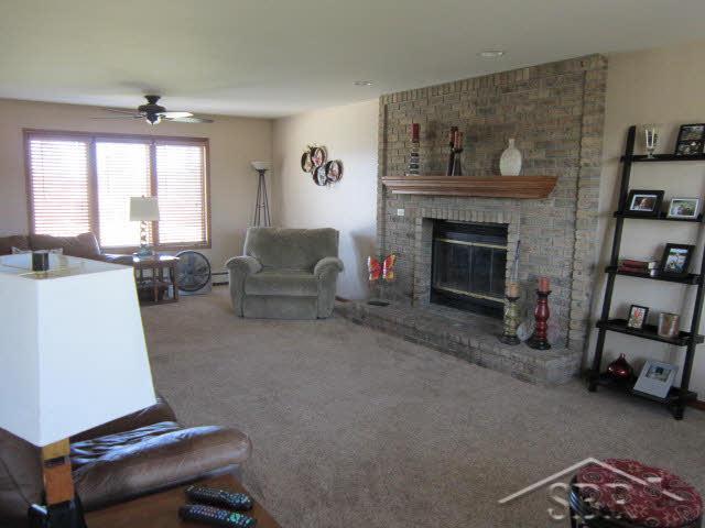 4437 Hackett Road Saginaw, MI 48603 - Photo 4 of 12 20057084-3.JPG
