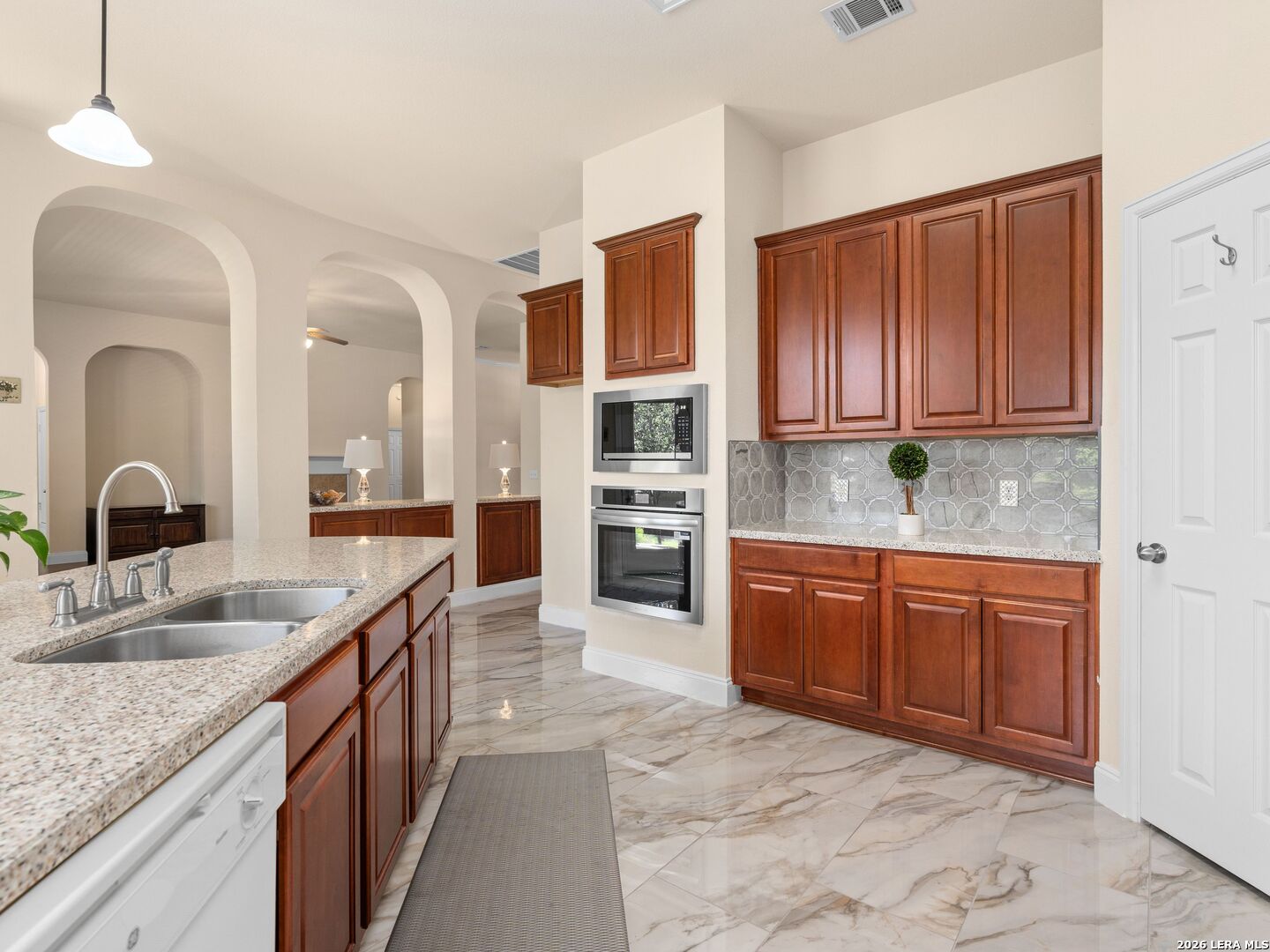 10426 Rainbow View Helotes, TX 78023 - Photo 13 of 28