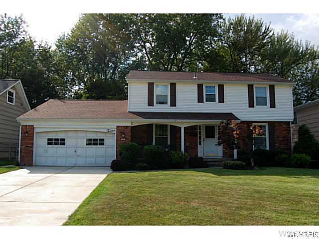 12 Segsbury Road Amherst, NY 14221 - Photo 1 of 1 Exterior Front