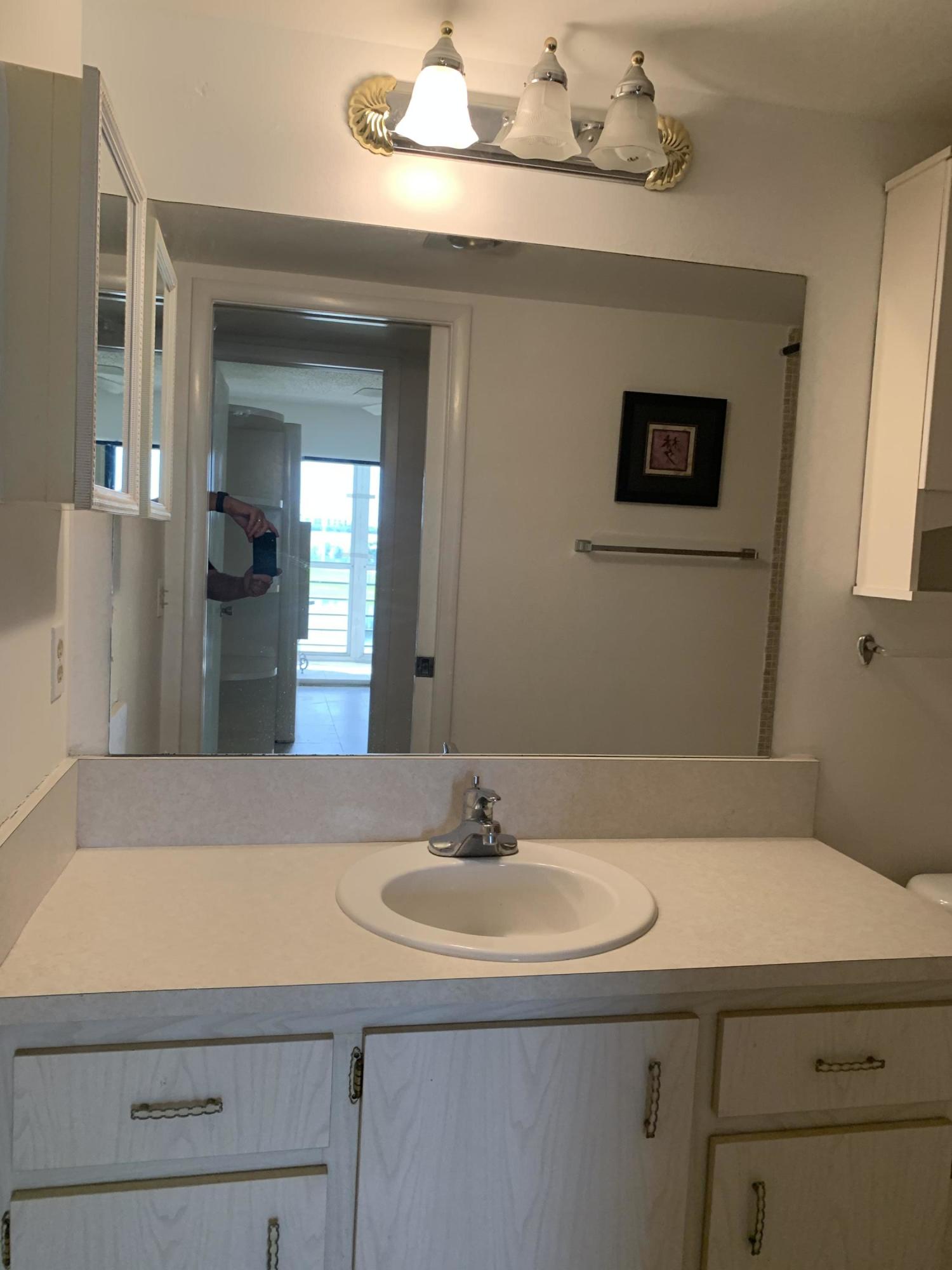 2047 Hythe A Boca Raton, FL 33434 - Photo 6 of 20 IMG_1011