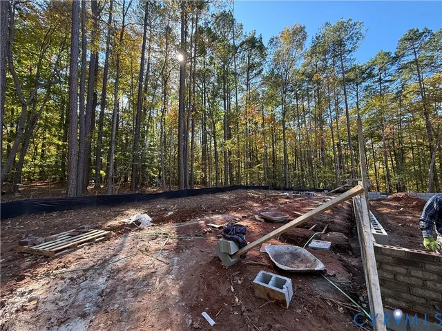 $329,900 | 141 Jamestown Lane, Bracey, VA 23919