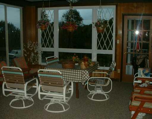 2806 Middle Road Glenshaw, PA 15116 - Photo 3 of 8 Den/Family/Great Room.