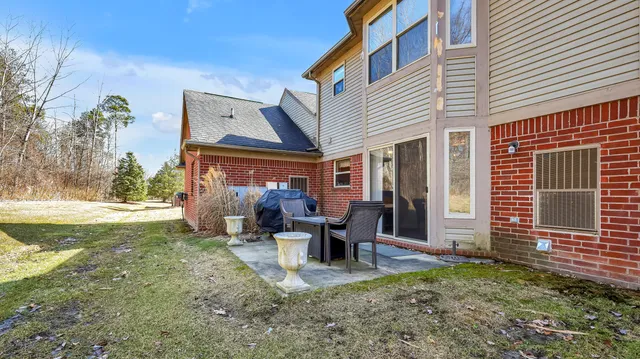 $2,072 | 5463 Stoney Place North, Unit 6102, Utica, MI 48316