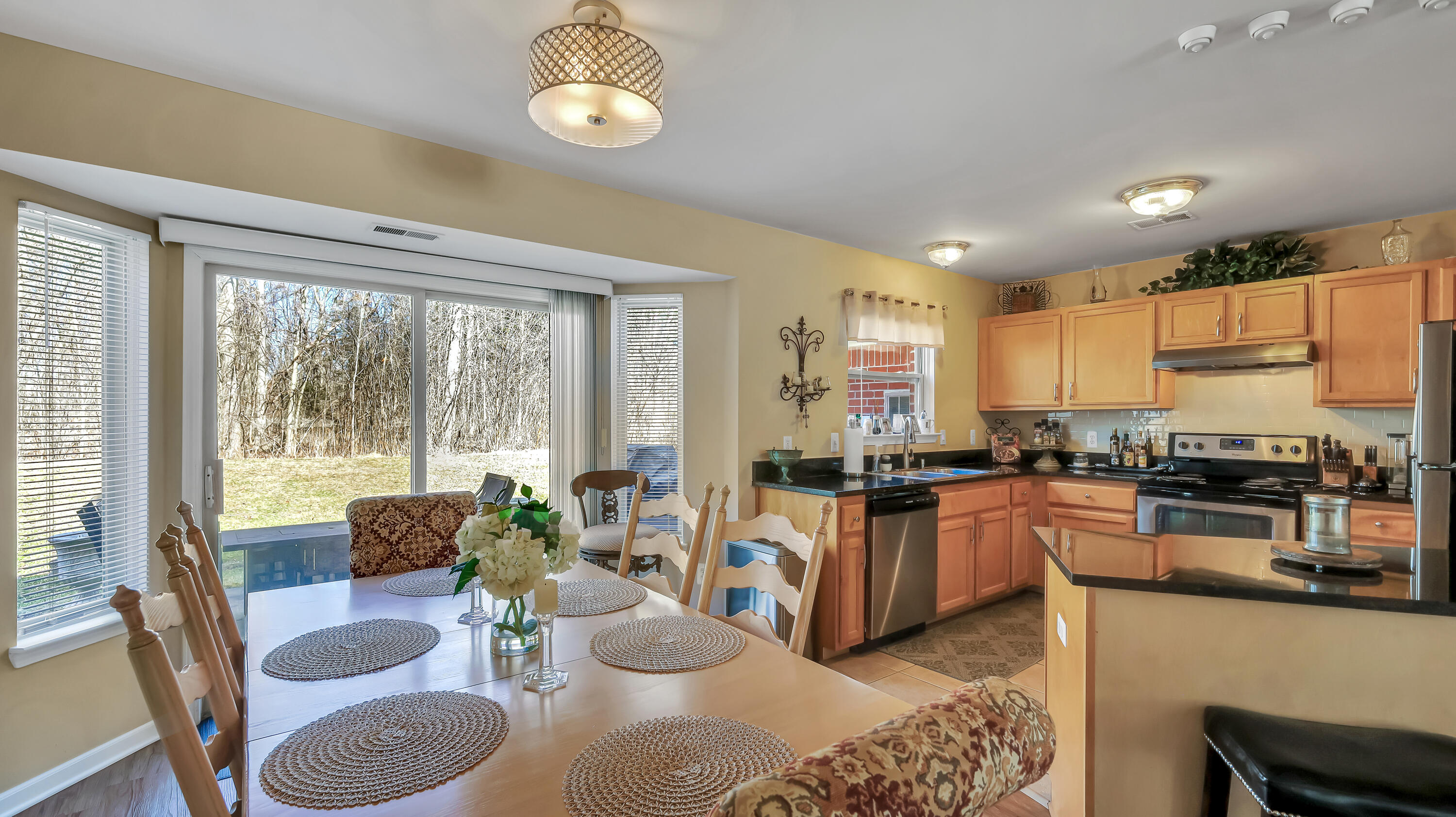 5463 Stoney Place North, Unit 6102 Utica, MI 48316 - Photo 2 of 17 IMG_2869