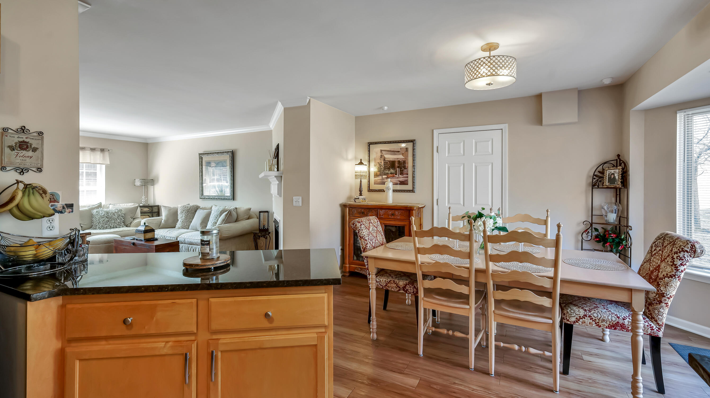 5463 Stoney Place North, Unit 6102 Utica, MI 48316 - Photo 5 of 17 IMG_2875