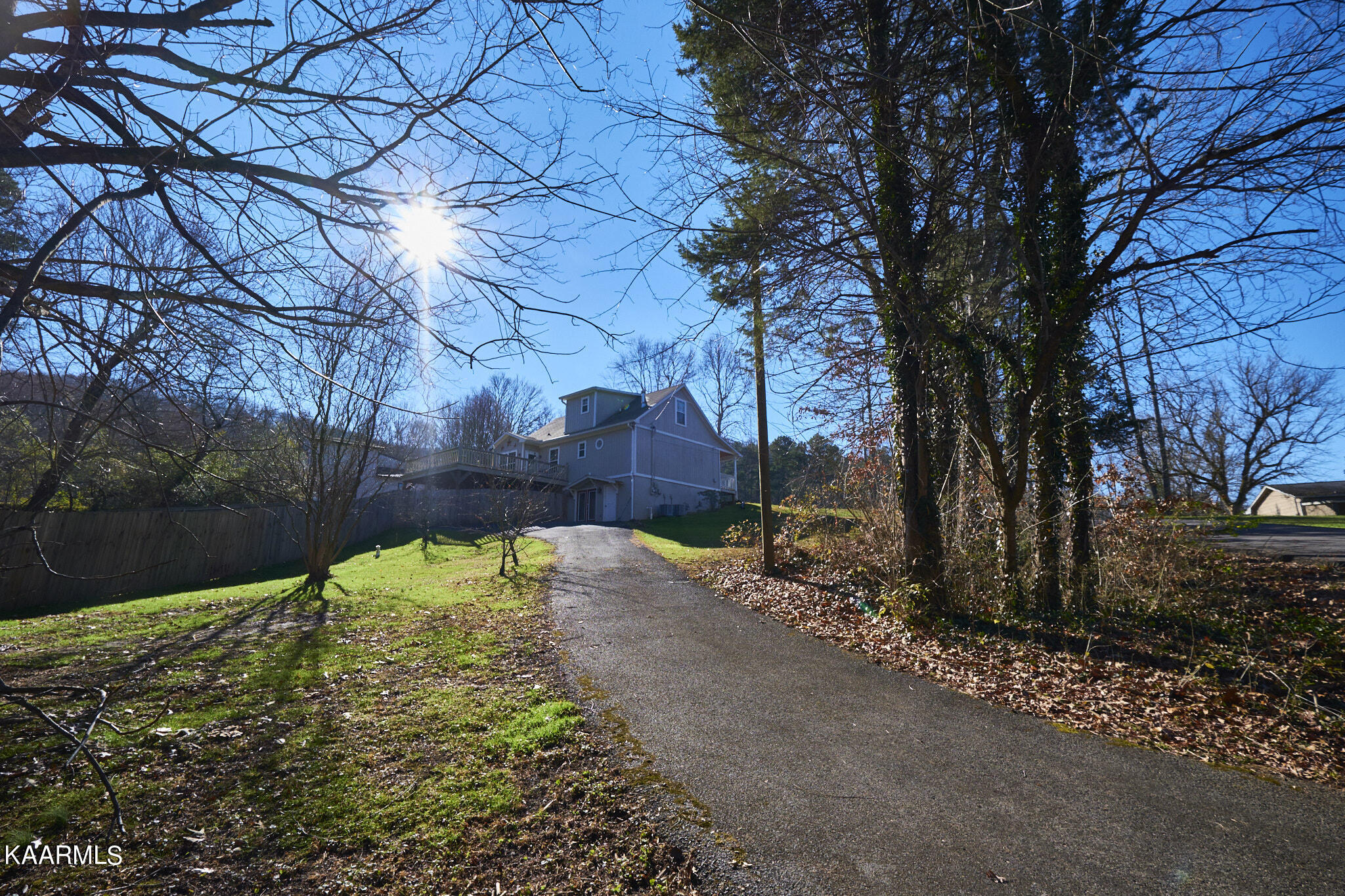 6868 Reddege Road Knoxville, TN 37918 - Photo 31 of 33 Back driveway