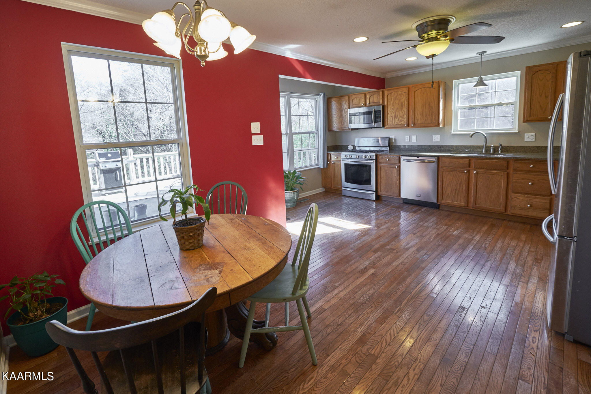 6868 Reddege Road Knoxville, TN 37918 - Photo 8 of 33 Kitchen pic 2