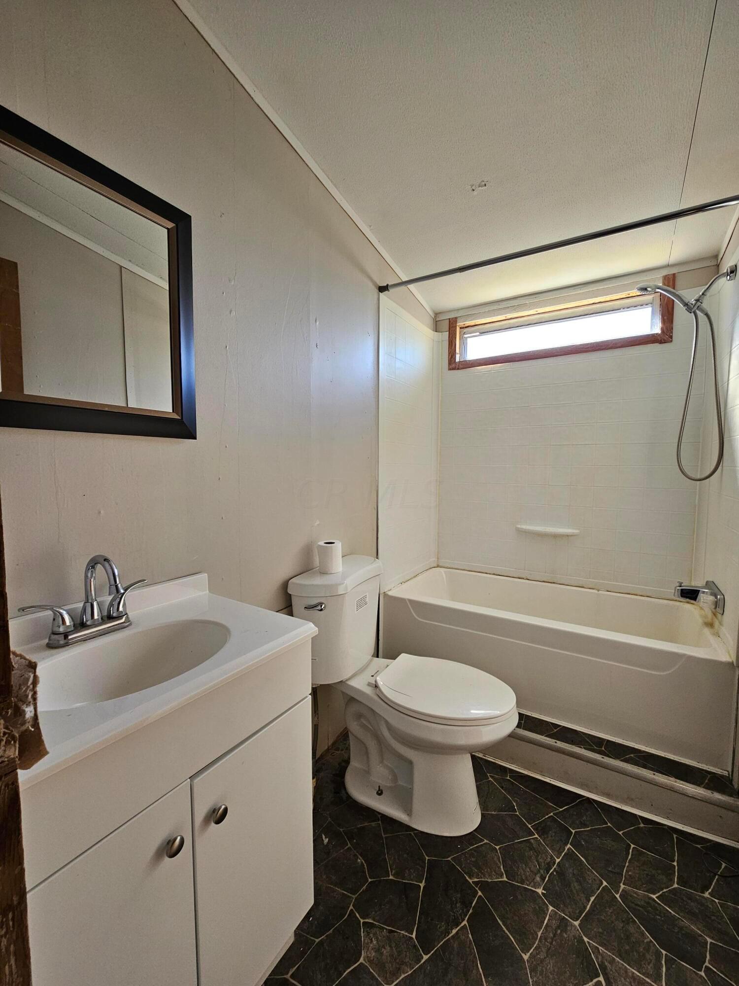 668 Coachman Road, Unit 195 Mansfield, OH 44905 - Photo 24 of 25 Common Full Bath
