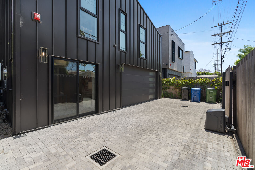 929 Marco Place Venice, CA 90291 - Photo 54 of 56